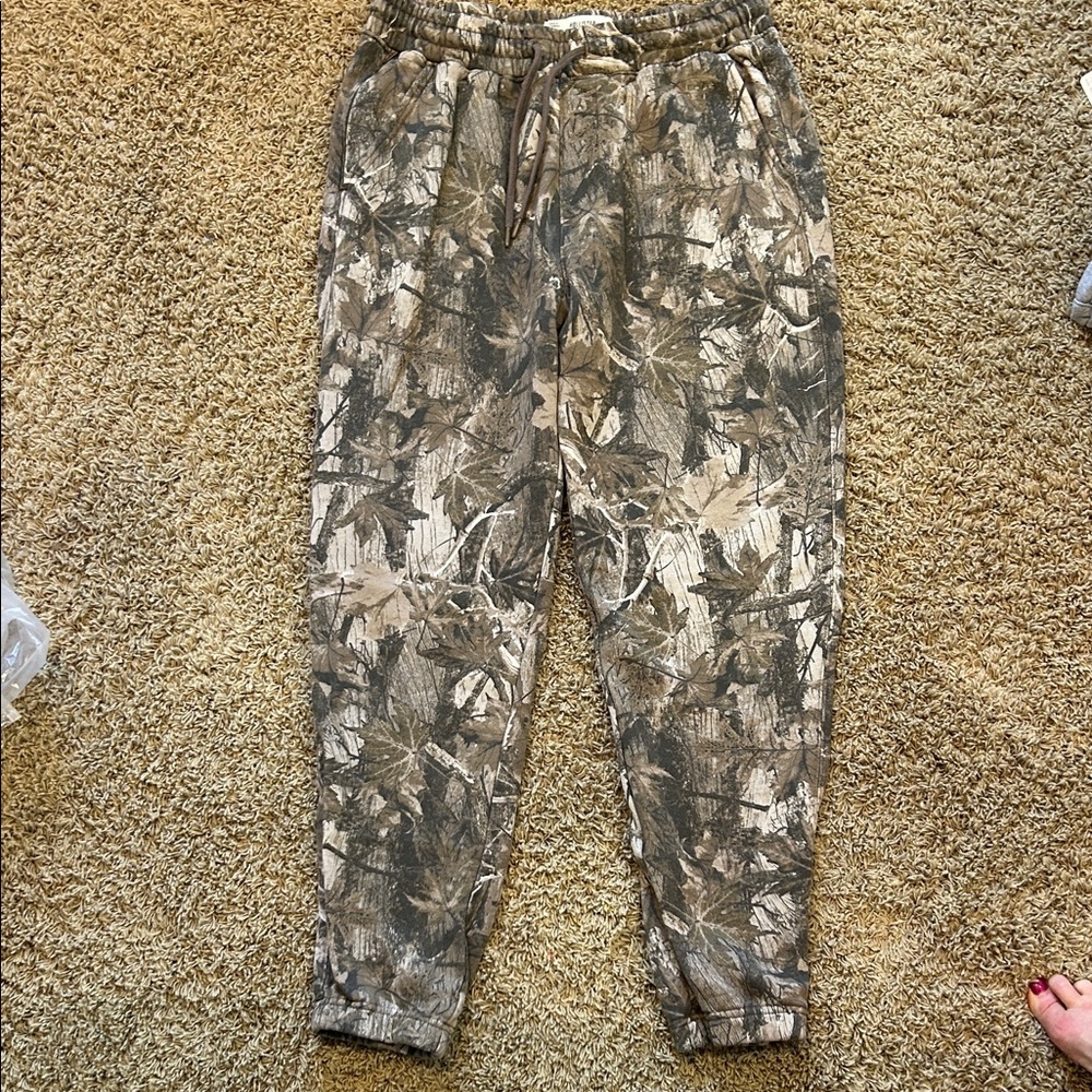 Hollister Woodland Camo Relaxed Joggers in Men’s Size Large Tall